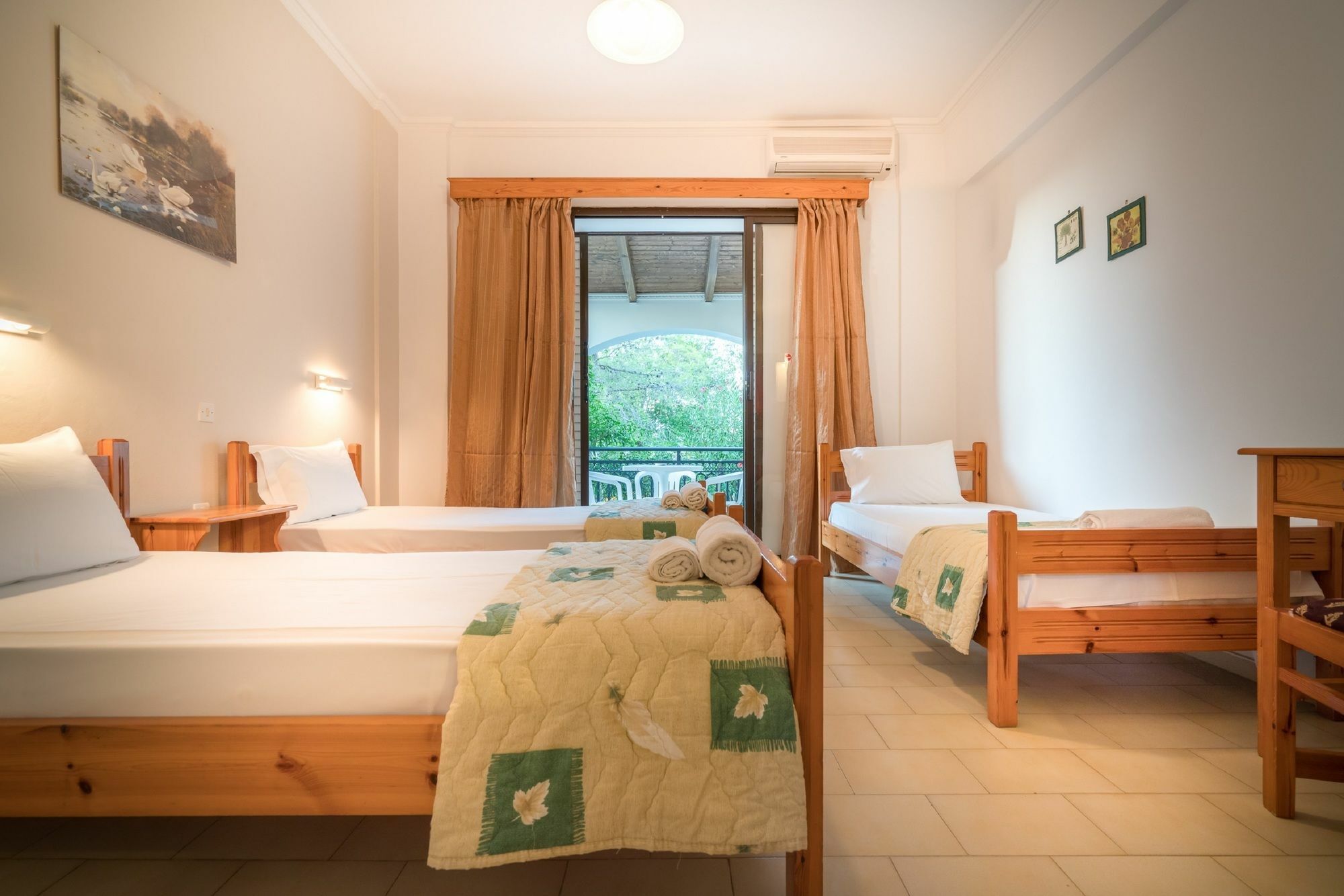 Tota Studios Tsilivi  Buitenkant foto
